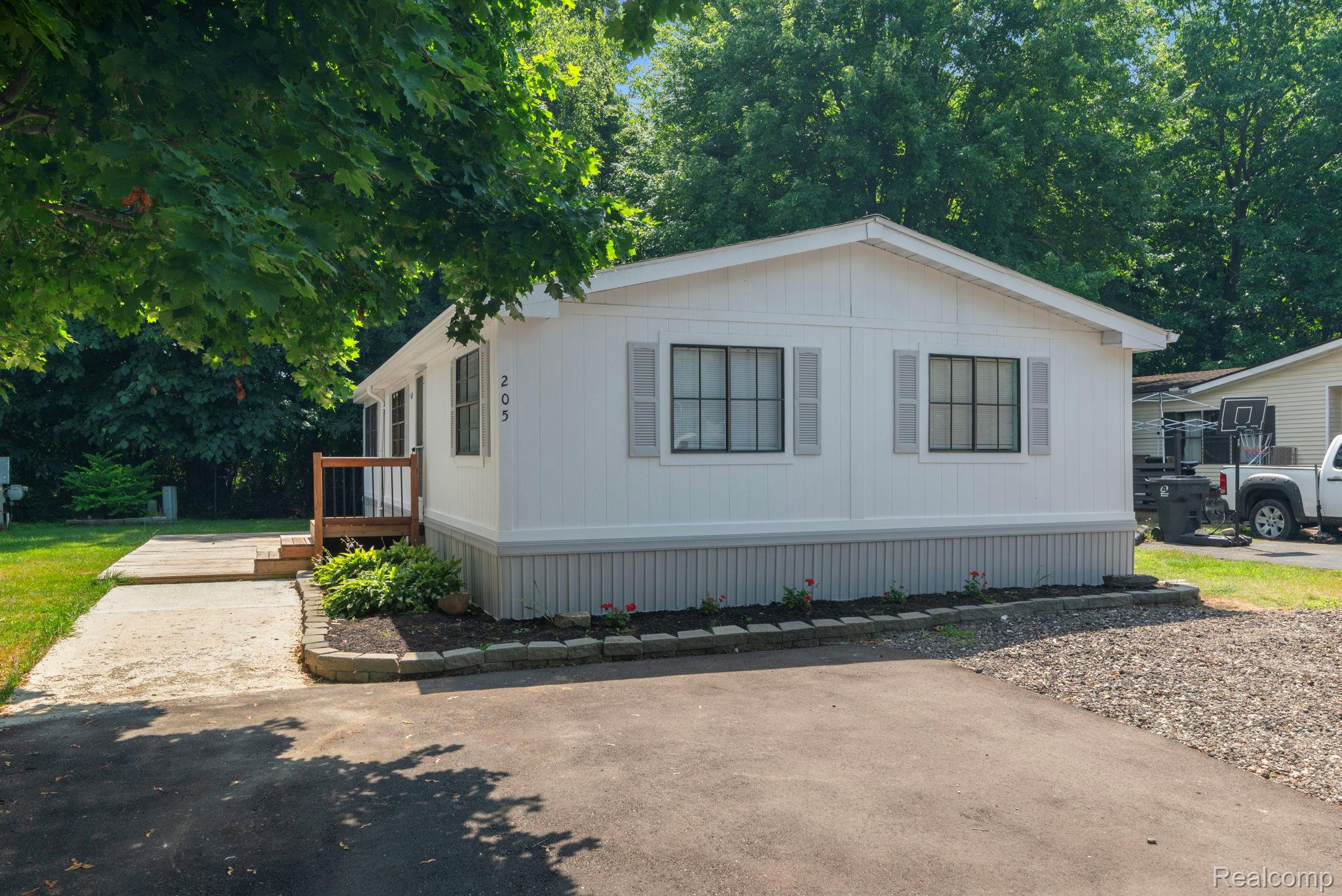 351 North Squirrel Rd #205