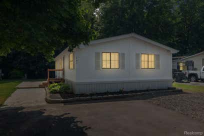 351 North Squirrel Rd #205 Auburn Hills City MI 48326
