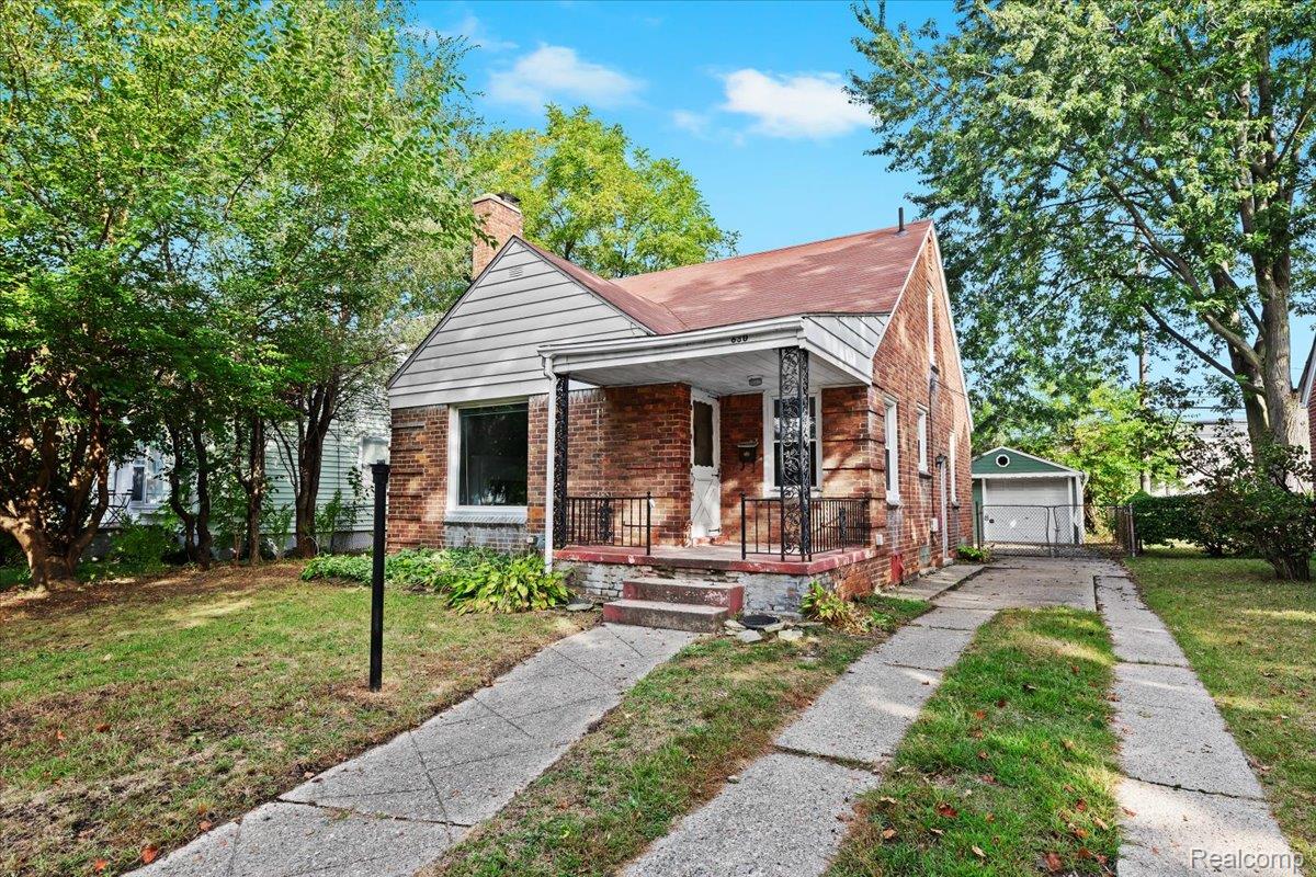 630 W Troy Street