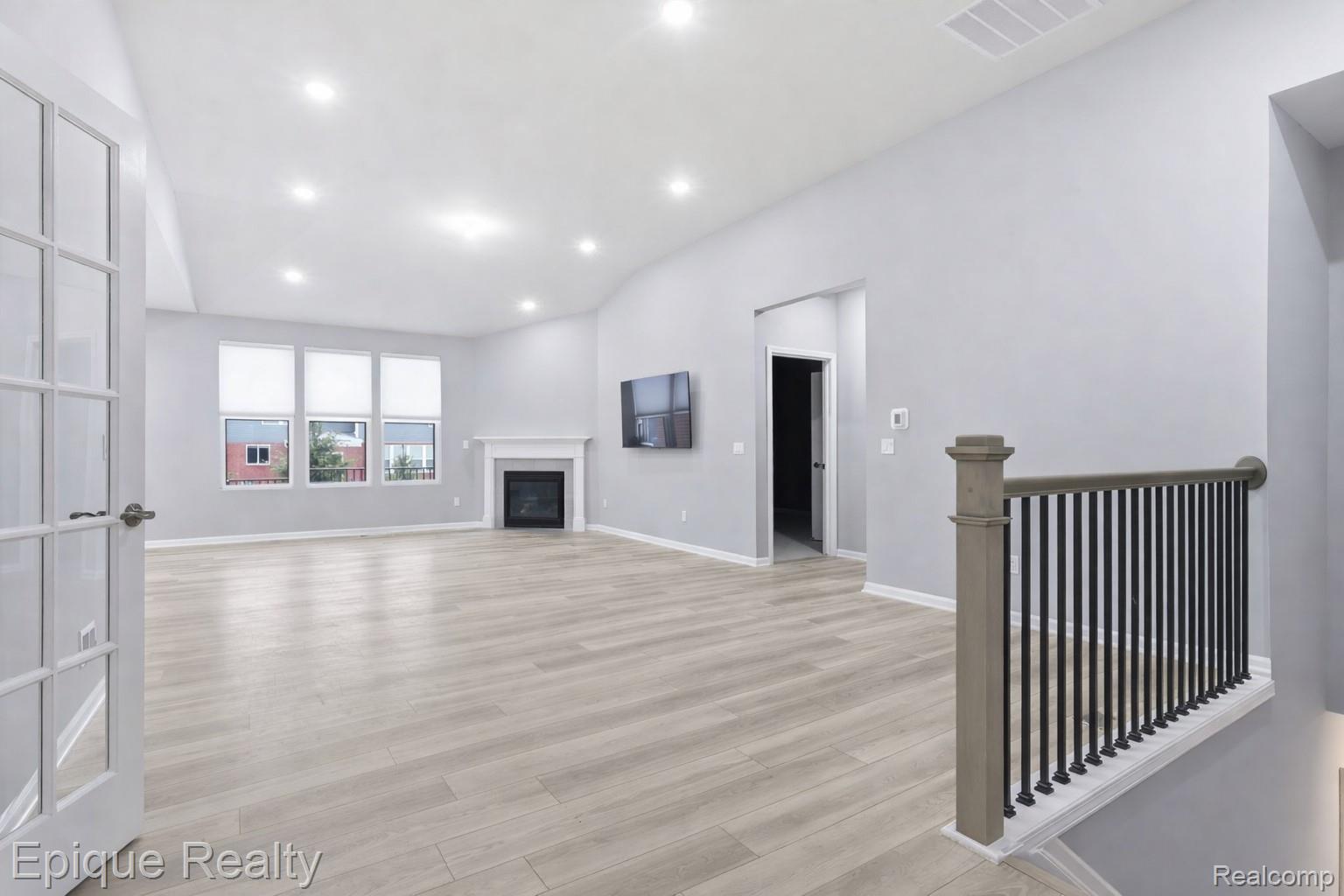 55638 Oak Pointe Drive