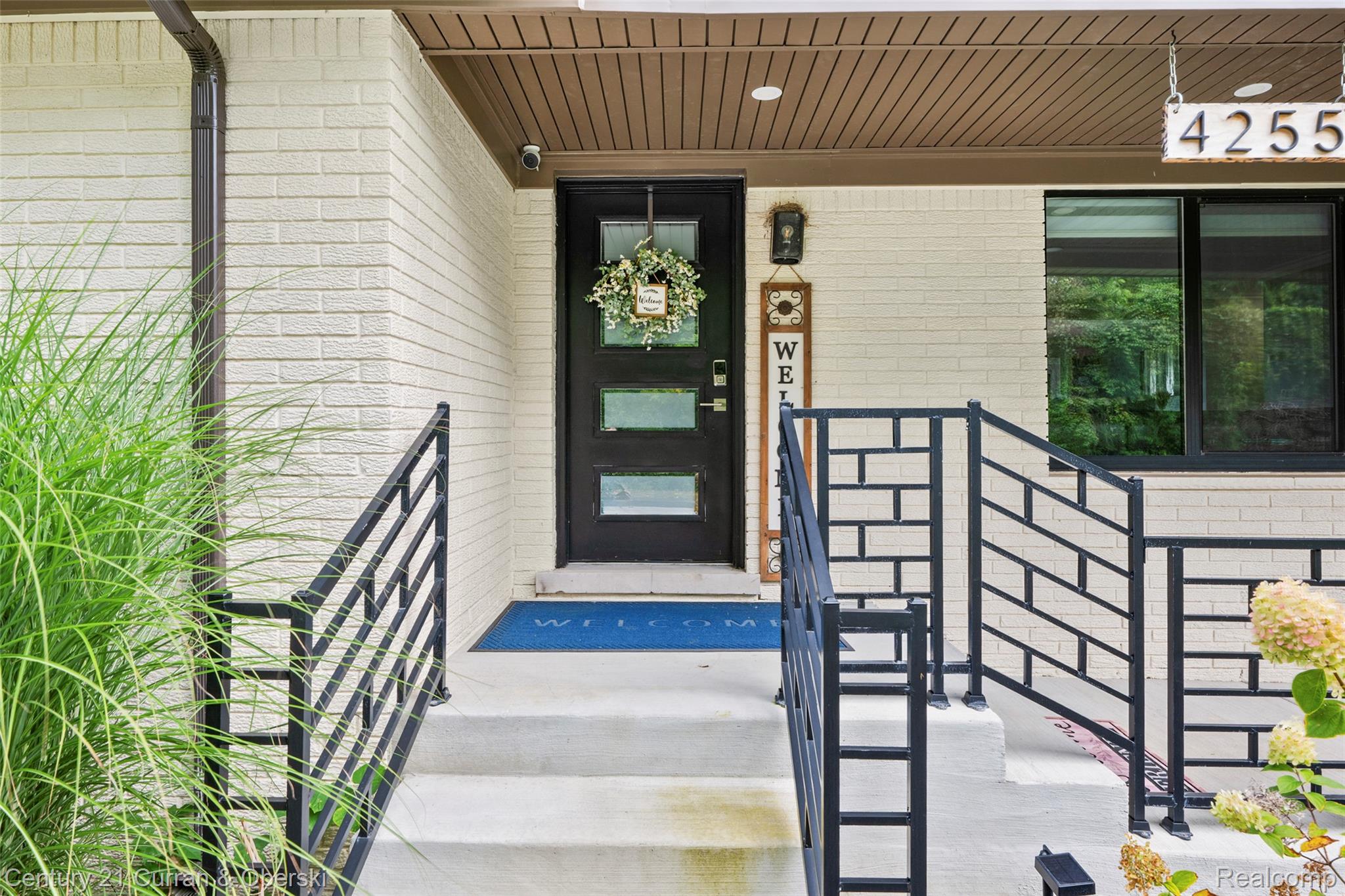 4255 Lakewood Drive
