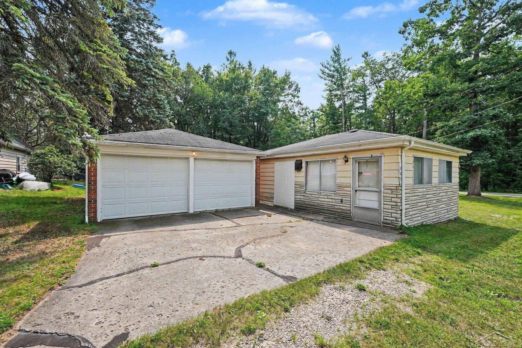 403 Apple Blossom Avenue