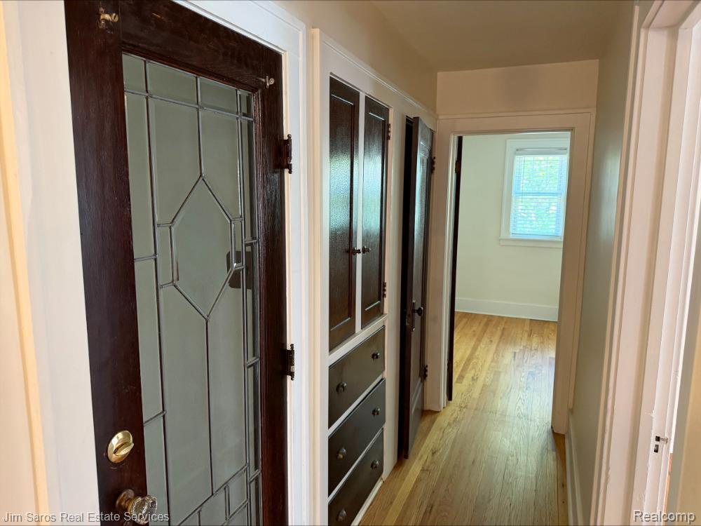 851 Saint Clair Avenue