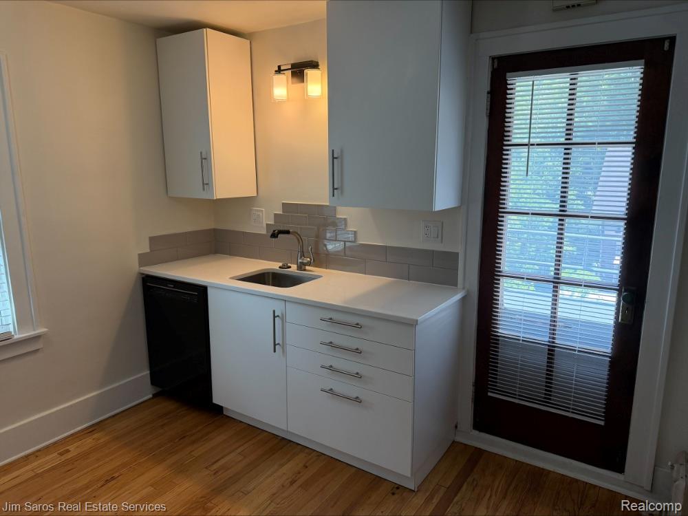851 Saint Clair Avenue