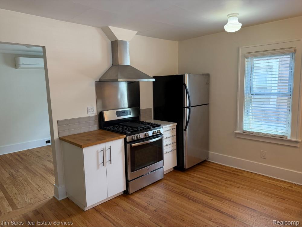 851 Saint Clair Avenue
