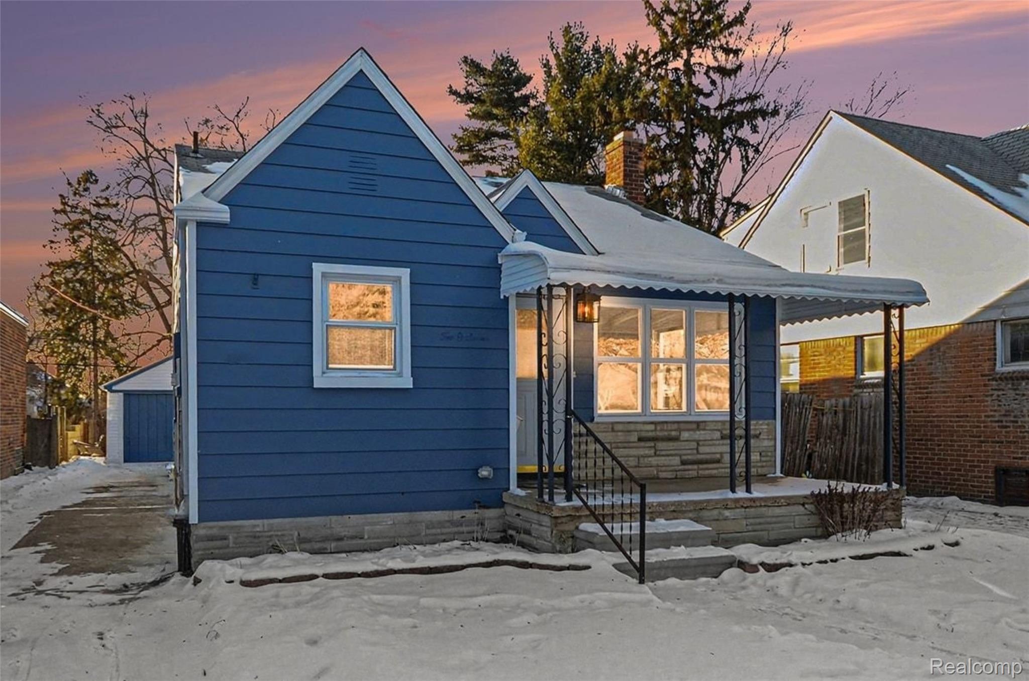 207 Saint Louis Street