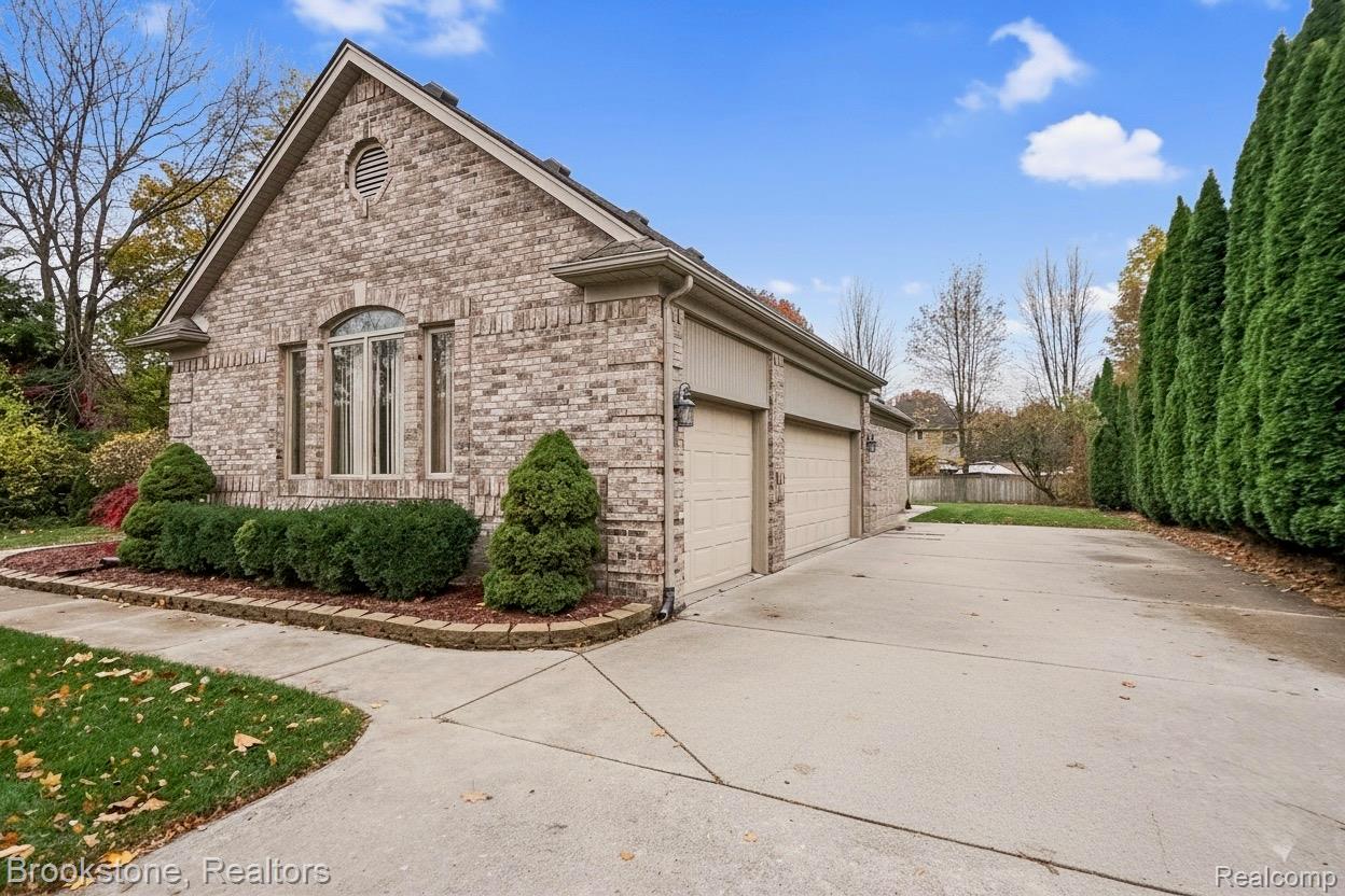 8948 Chestnut Run Drive