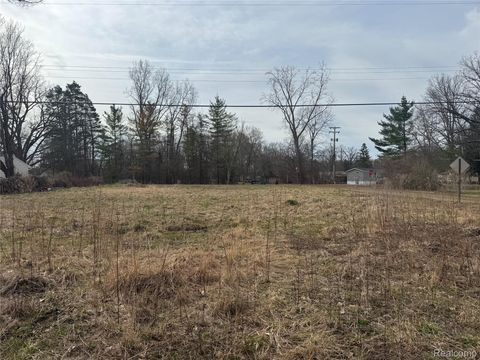 4235 Quick Road Holly Village MI 48442