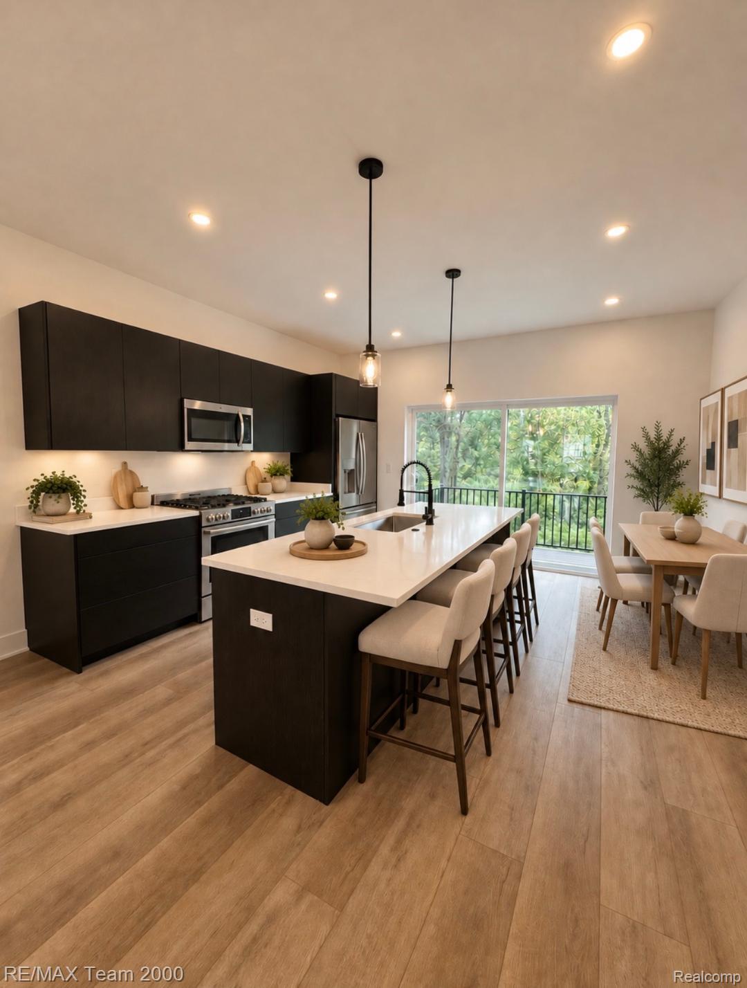 1654 Pinecroft Lane