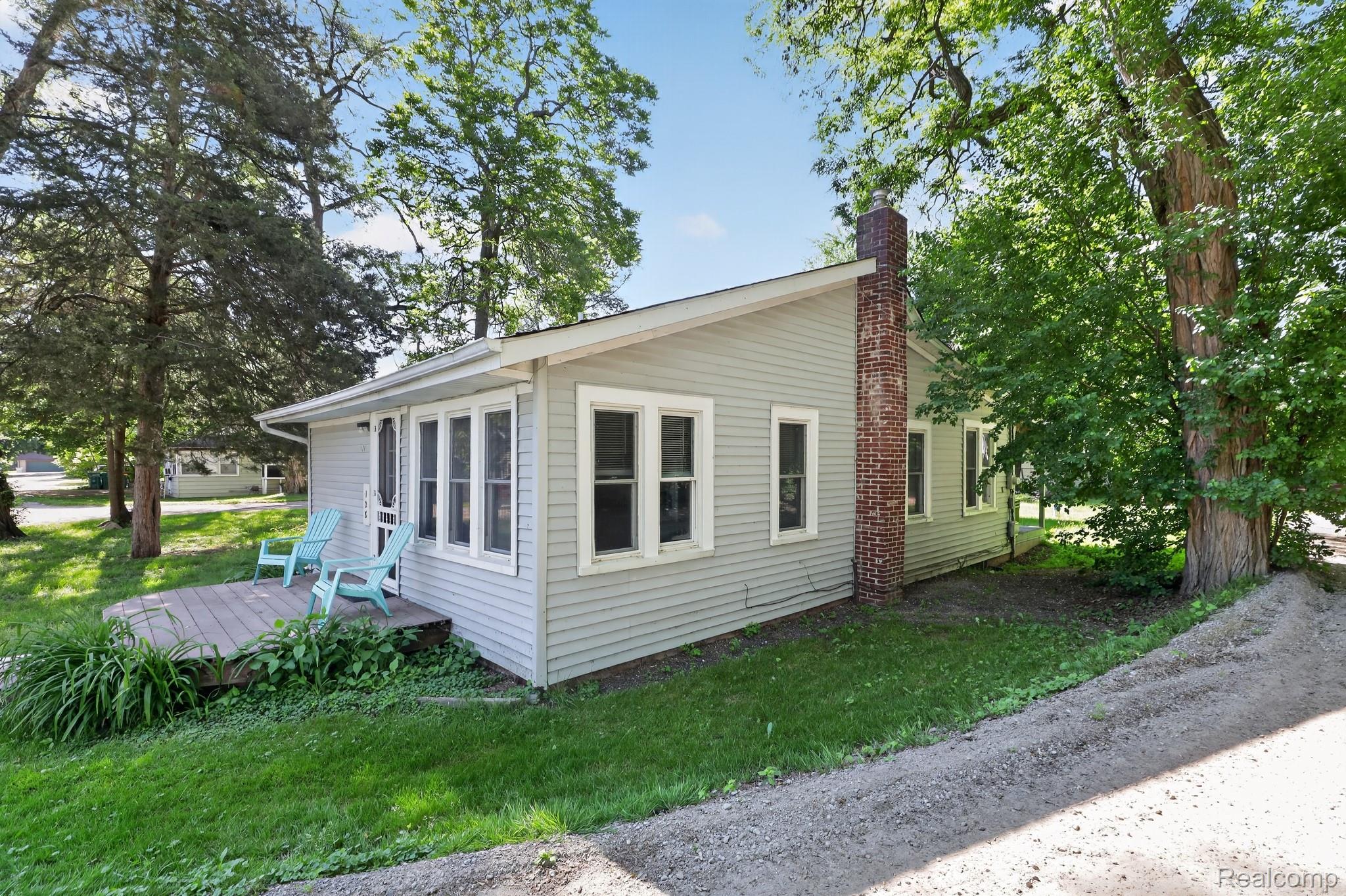 128 Front Drive