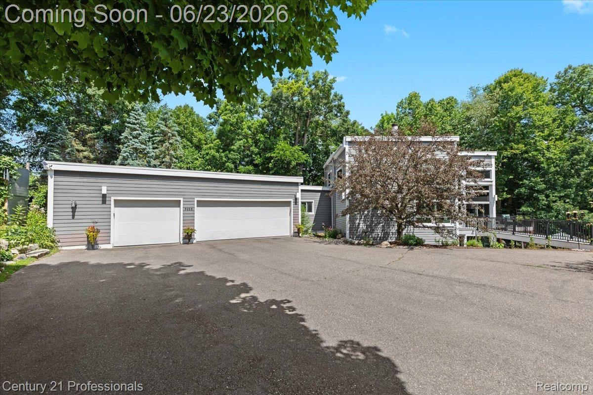 5255 Oak Hill Trail N