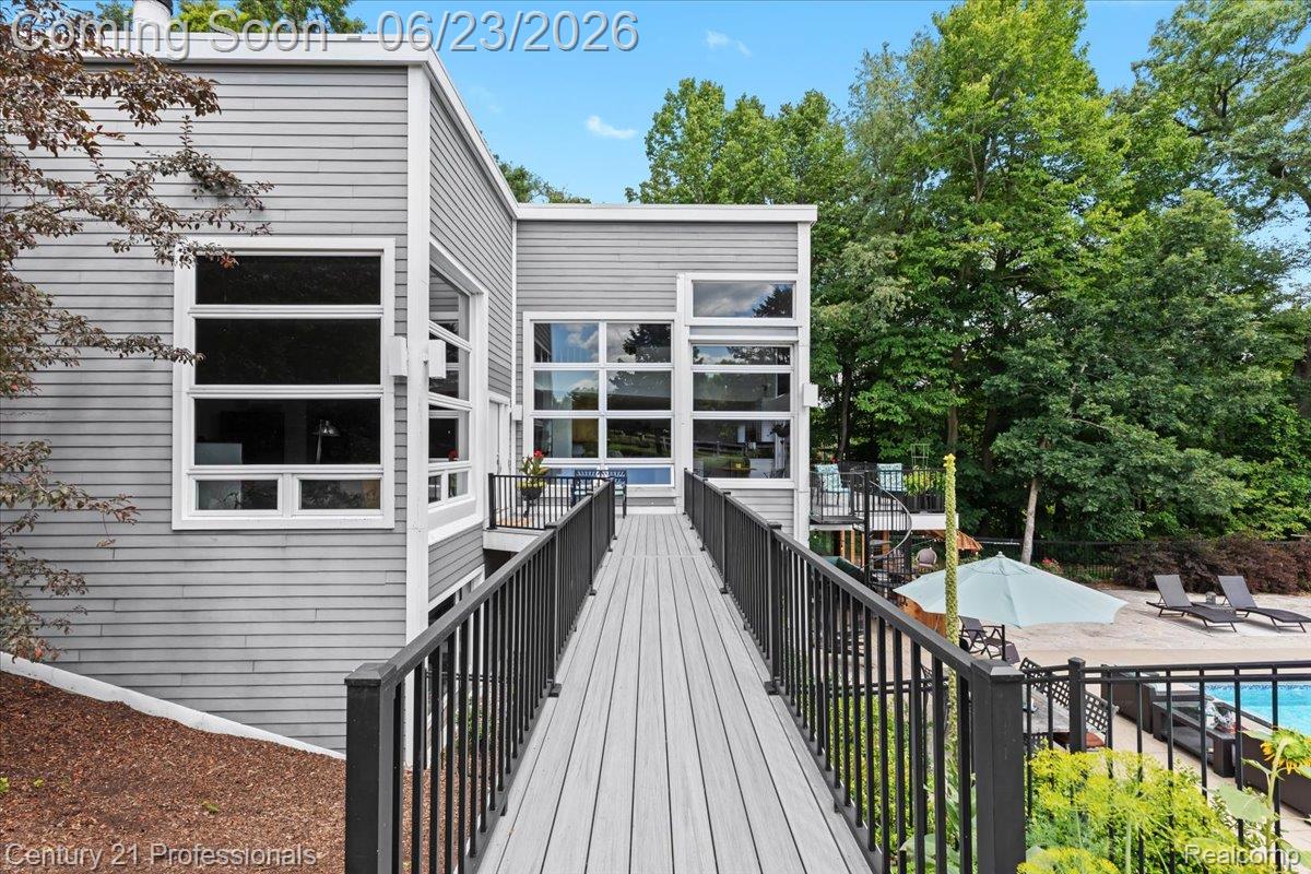 5255 Oak Hill Trail N