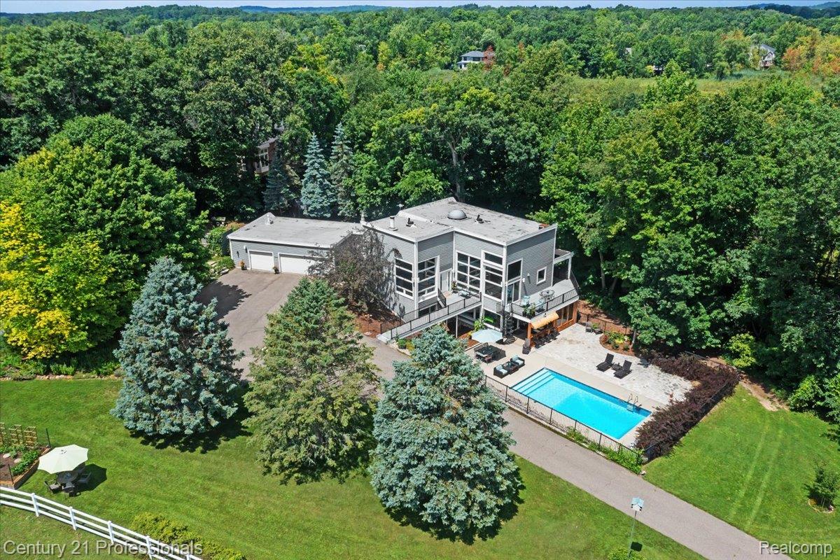 5255 Oak Hill Trail N