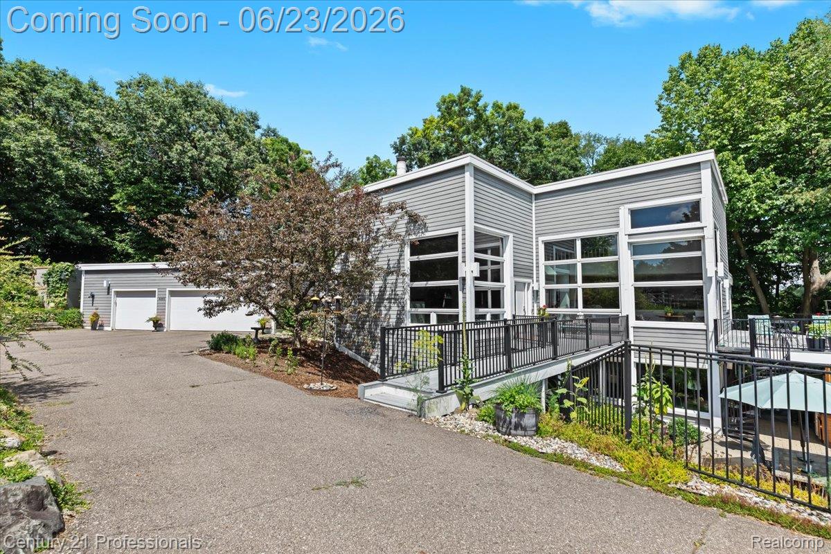 5255 Oak Hill Trail N