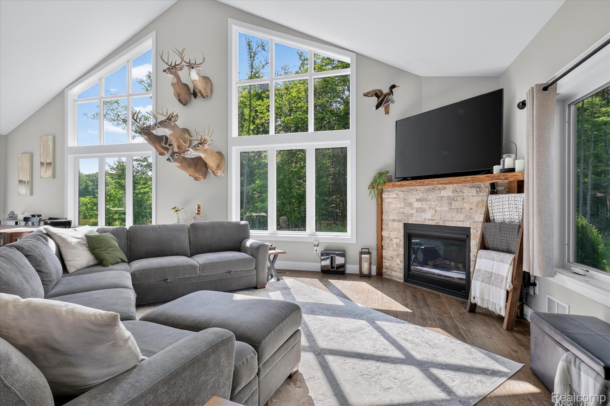 200 N Pleasant Valley Road