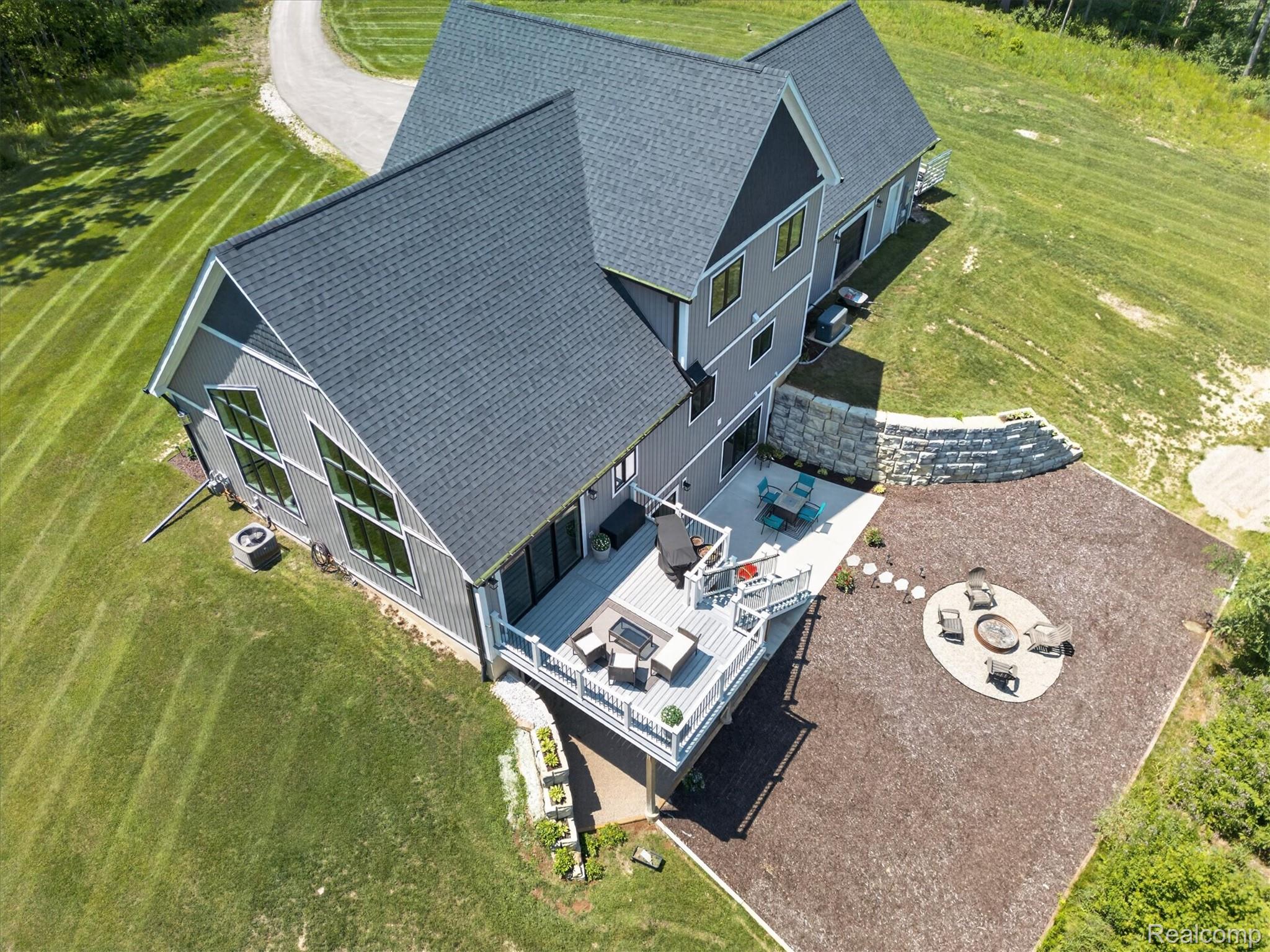 200 N Pleasant Valley Road
