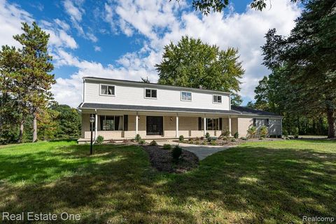 Photo of 2995 Hadden Road, Rochester City, MI 48306 (MLS # 20251038345)