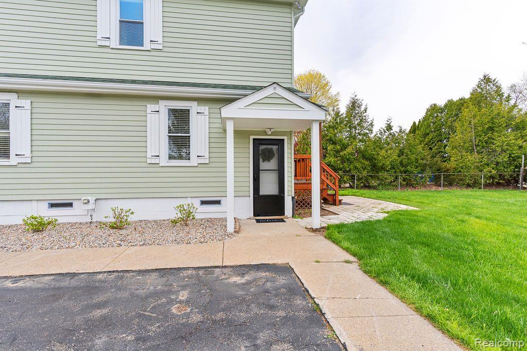 1319 ROCHESTER Road