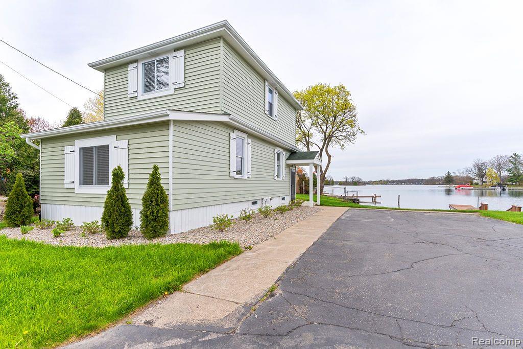 1319 ROCHESTER Road