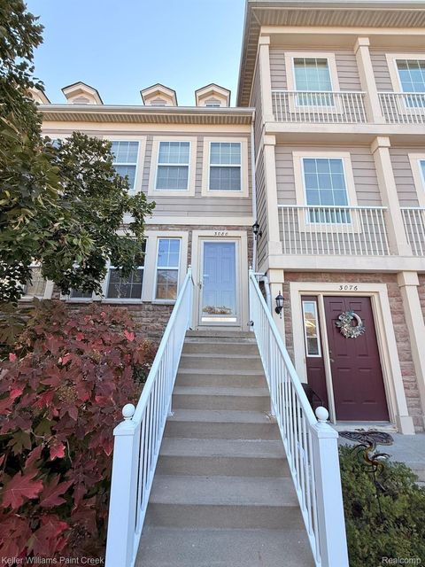 3080 Schoolhouse Troy City MI 48083