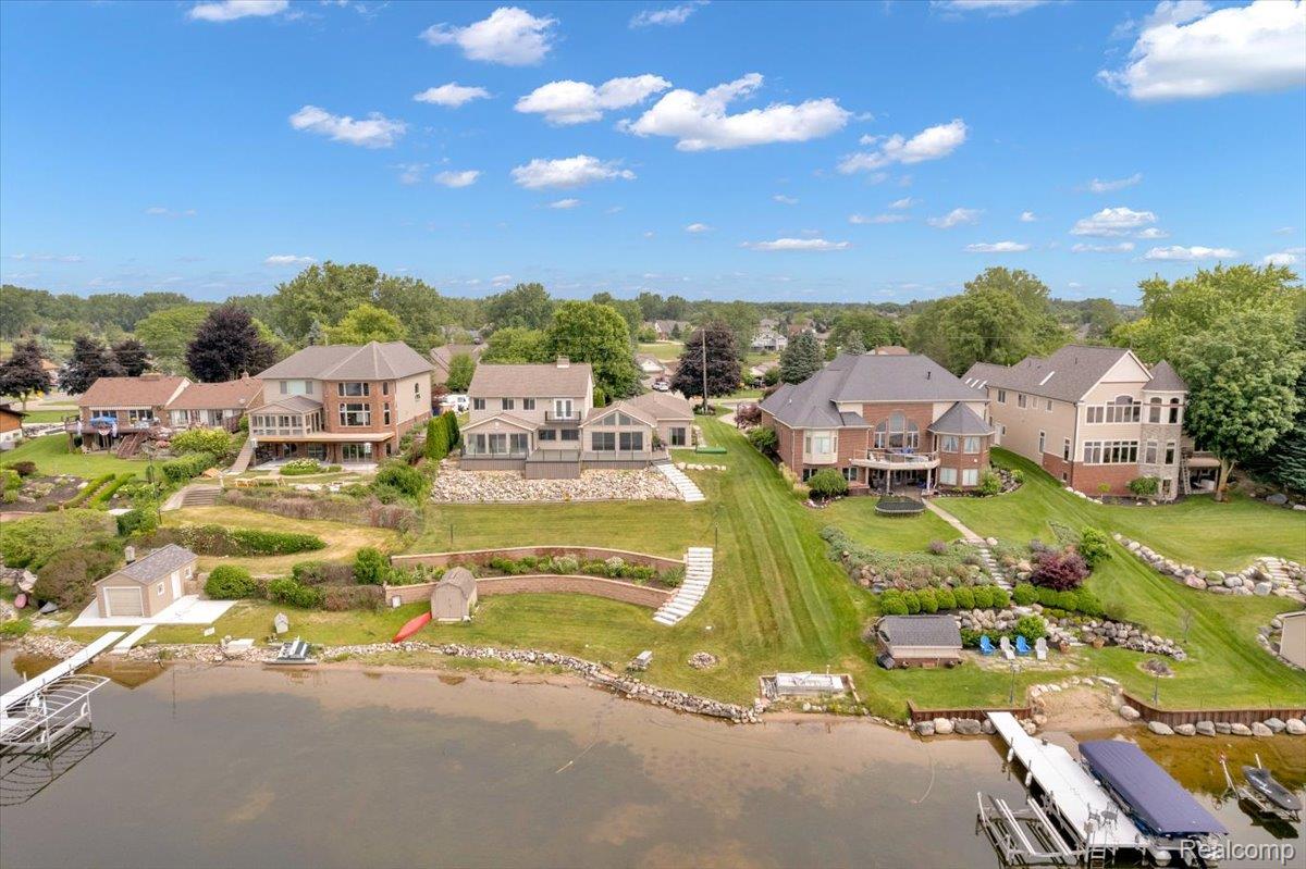 1611 HARWOOD Drive
