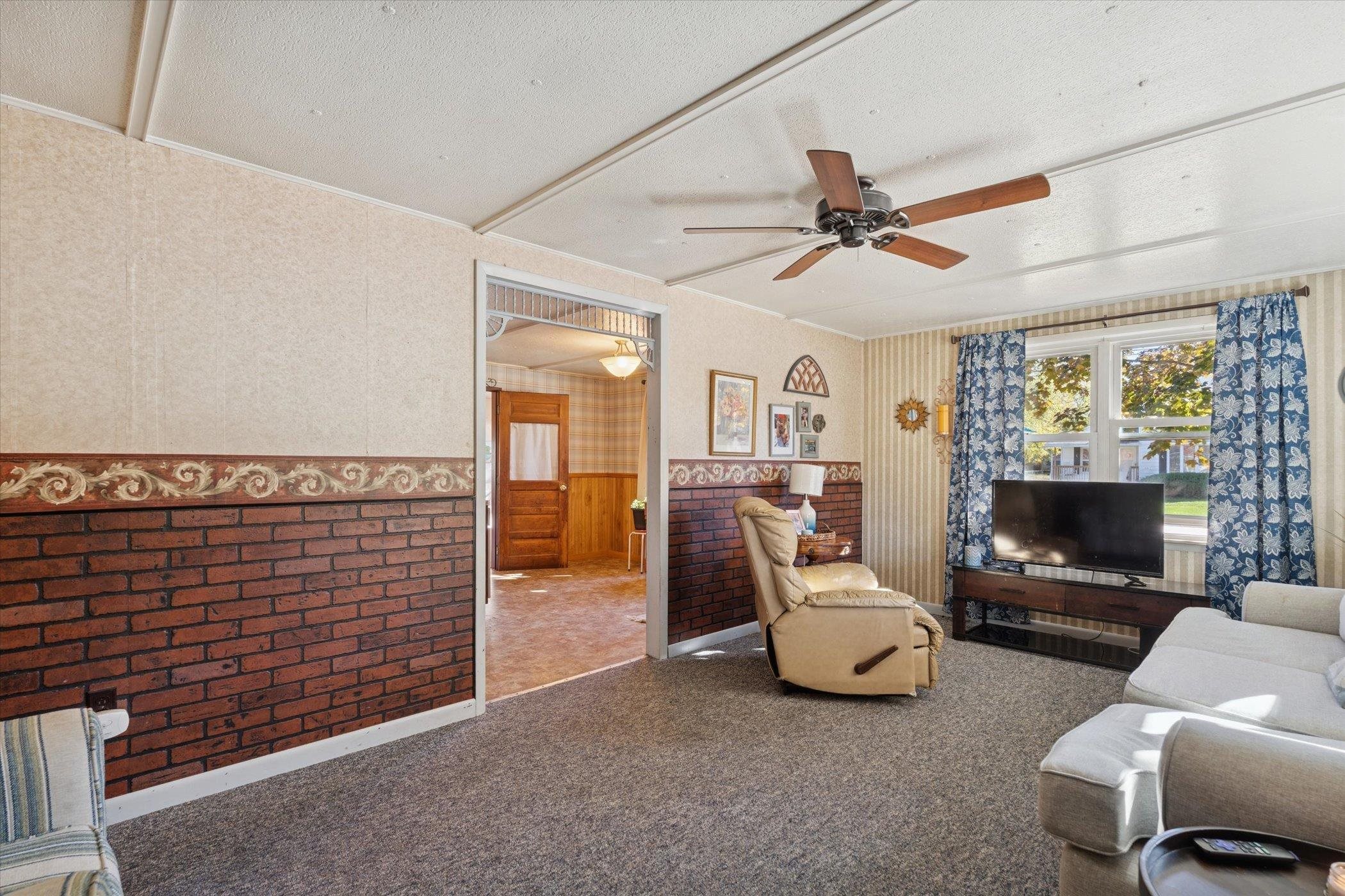 224 W McNeil Street