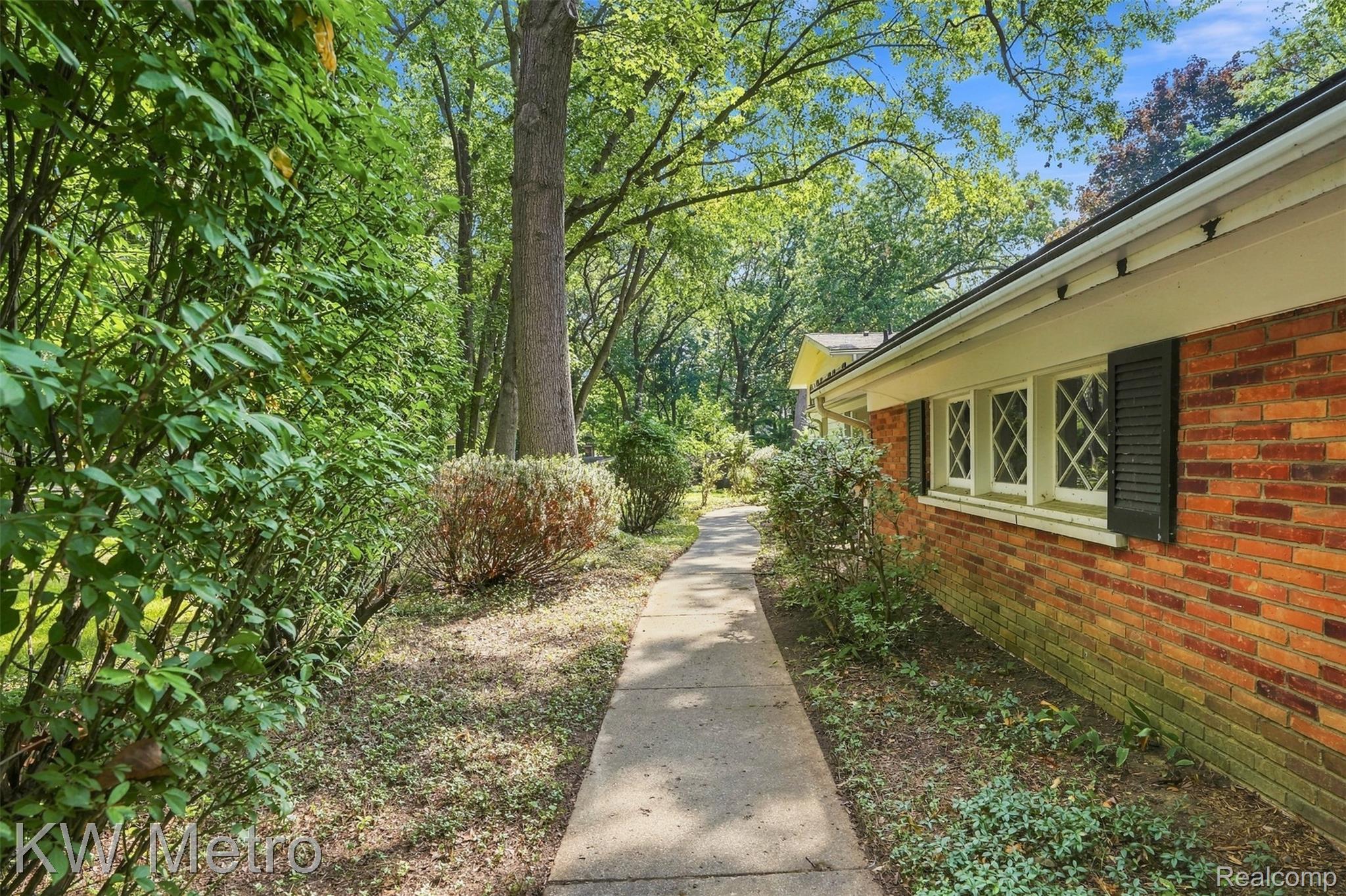 4966 Whispering Pine Lane