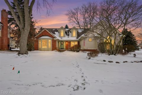 Photo of 1248 Ridgeview Circle, Lake Orion Village, MI 48362 (MLS # 20261000903)