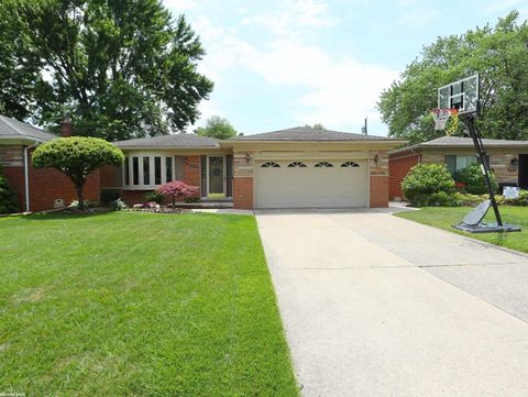 21636 Lakeland Street St Clair Shores City MI 48081