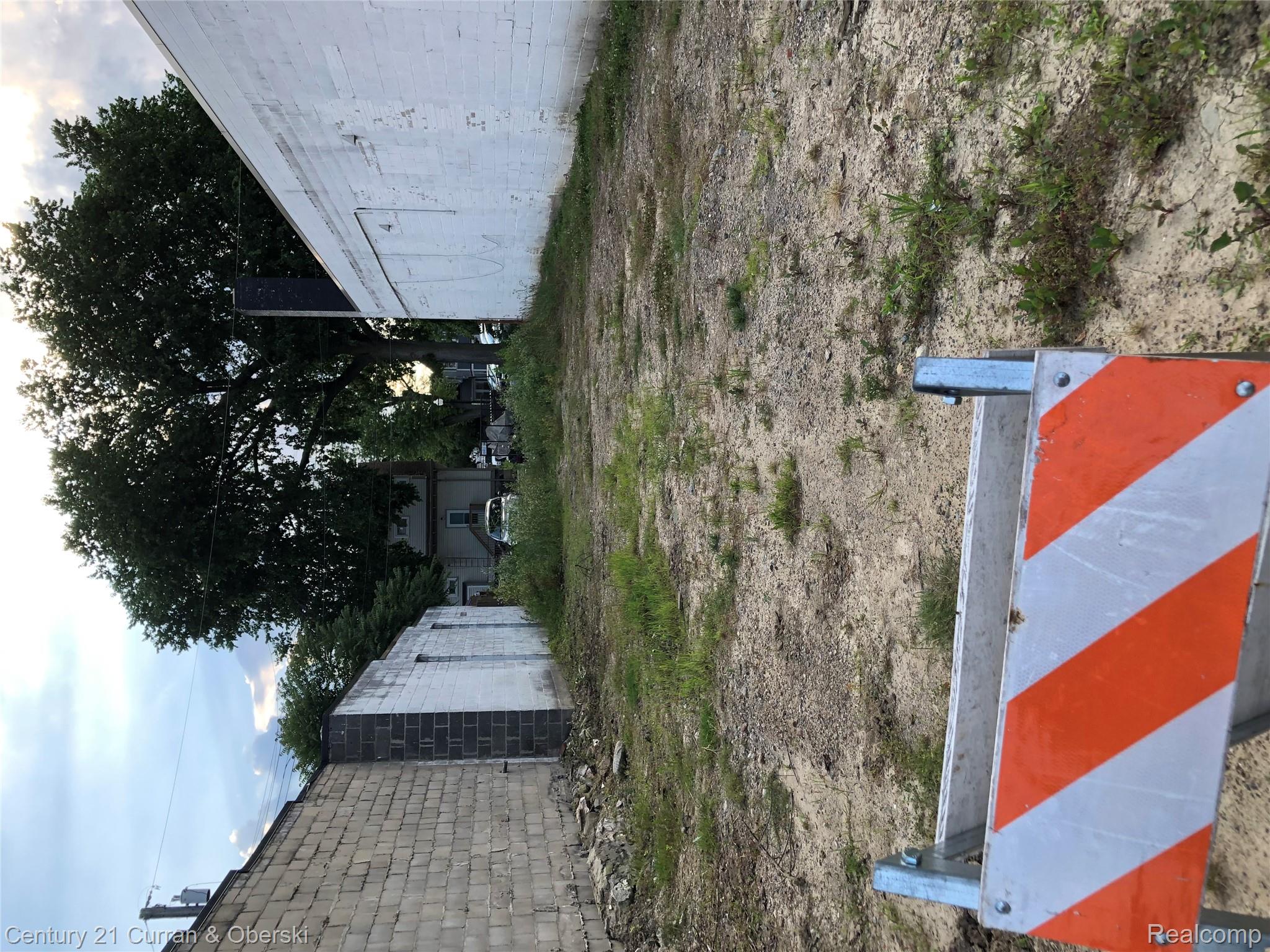 35 N Broadway Street