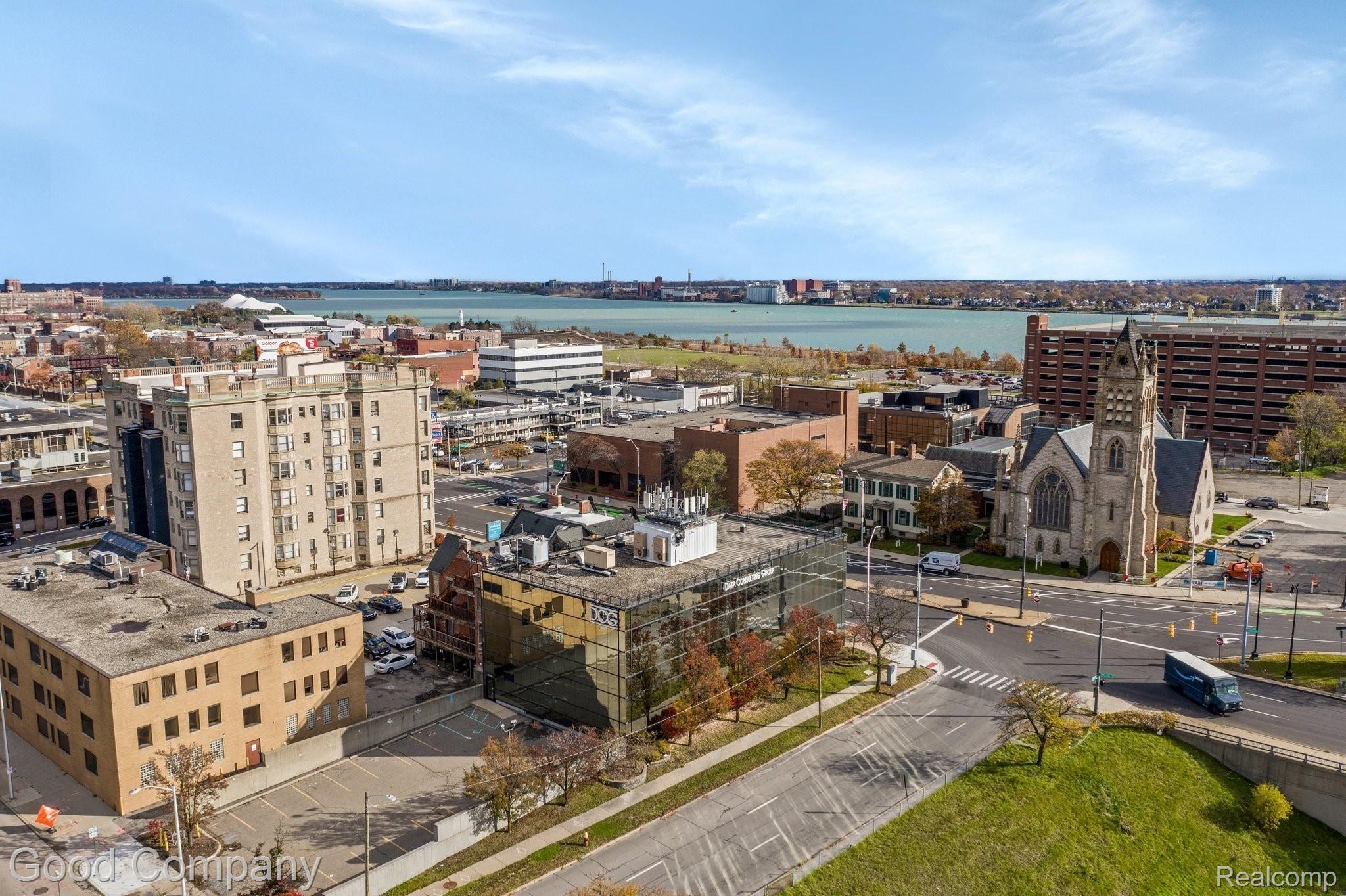 965 E JEFFERSON Avenue