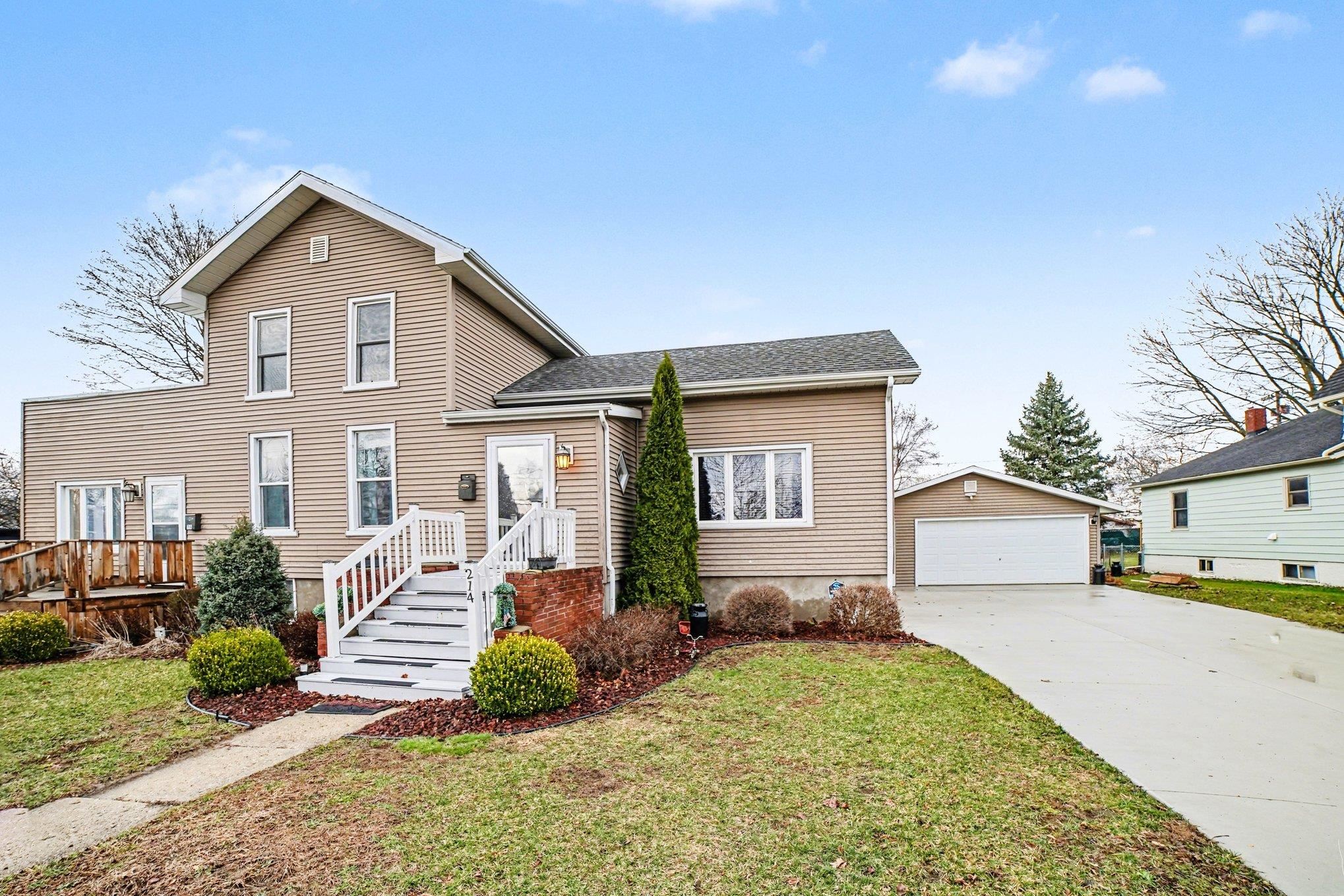 214/216 N Pine Street