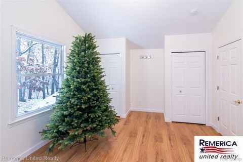 Tiny photo for 9852 Southlawn Circle, Somerset Township, MI 49249 (MLS # 20251060924)