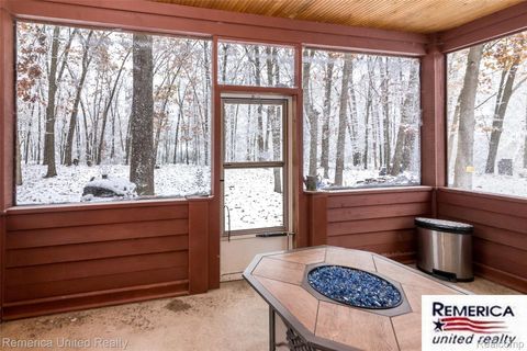 Tiny photo for 9852 Southlawn Circle, Somerset Township, MI 49249 (MLS # 20251060924)