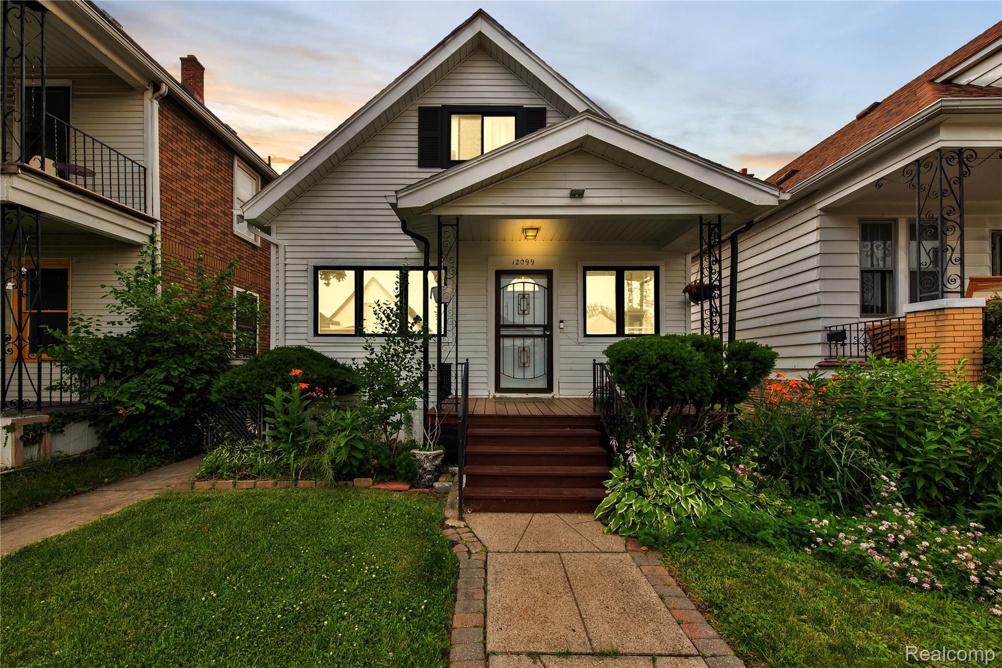 12099 Klinger Street