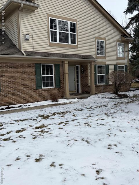 302 N Vista Auburn Hills City MI 48326