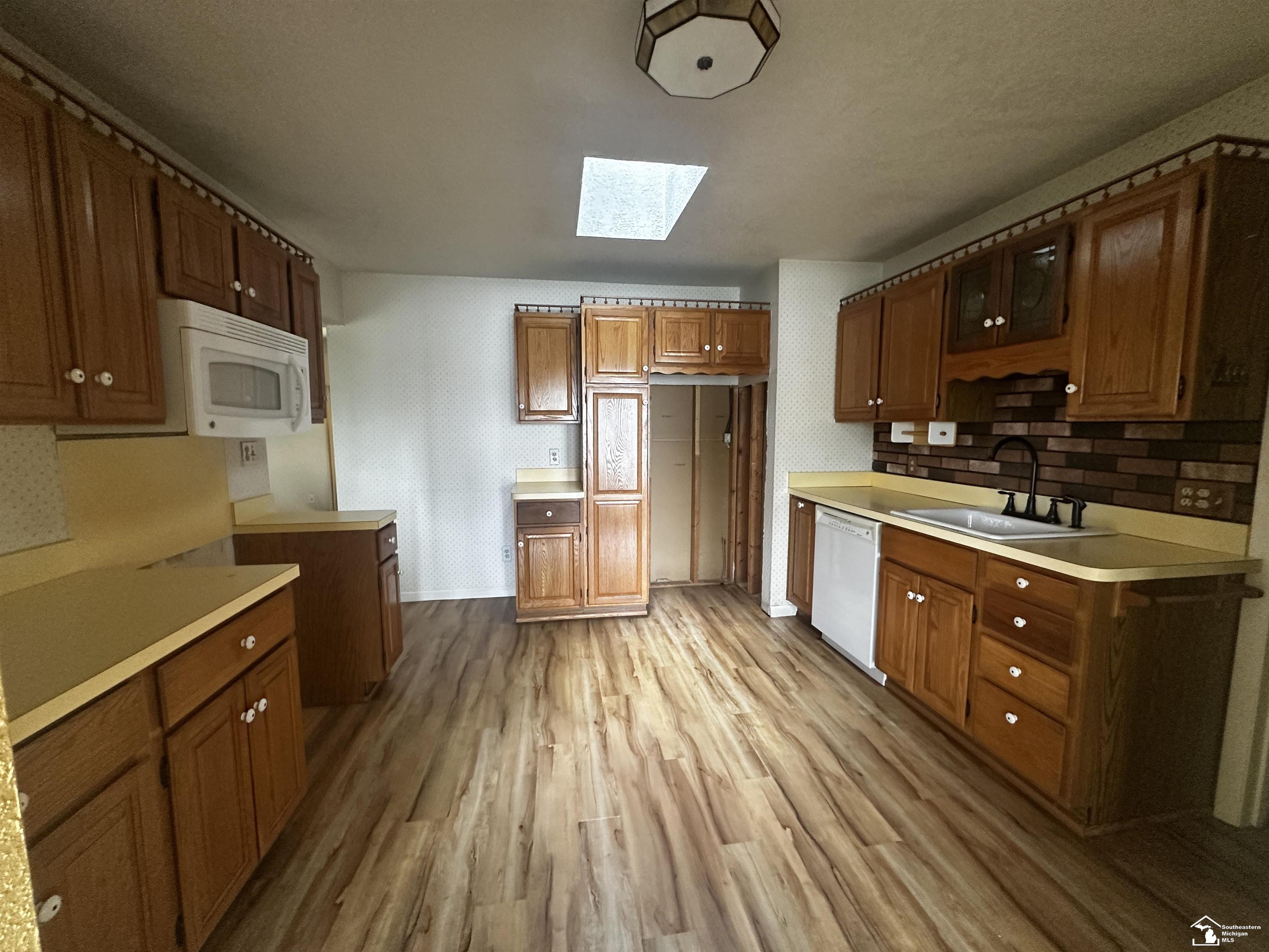 6337 GRANDVIEW Drive