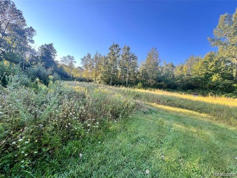 8085 W Newburg Road Exeter Township MI 48117