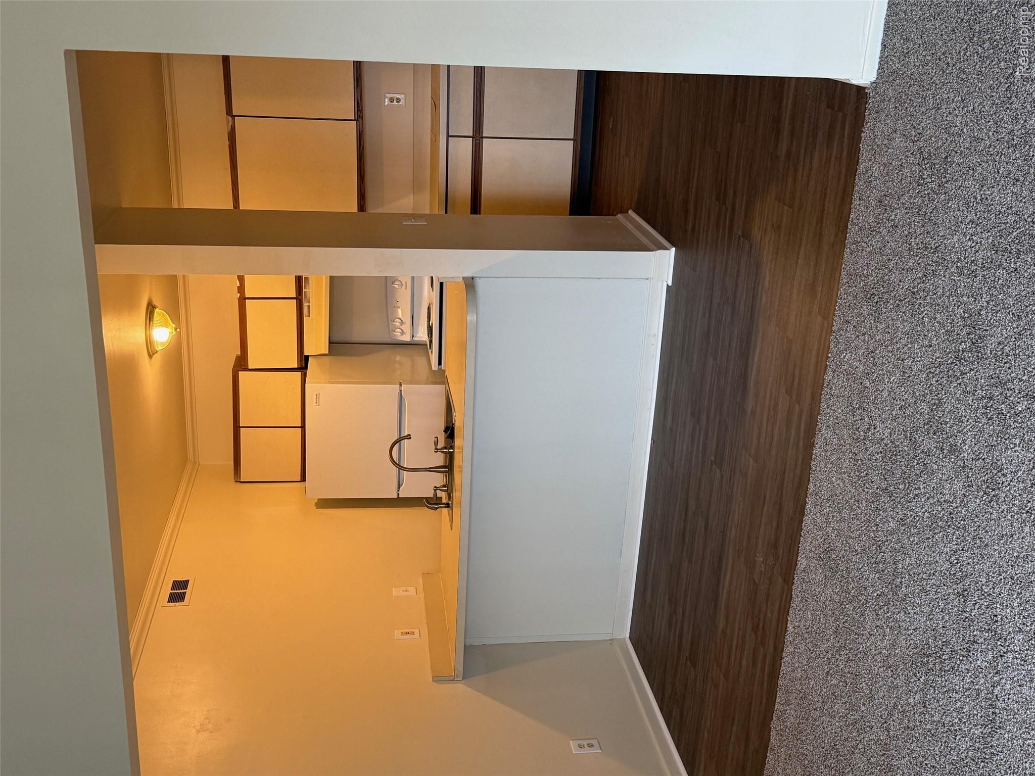 8711 Candlewood Trail