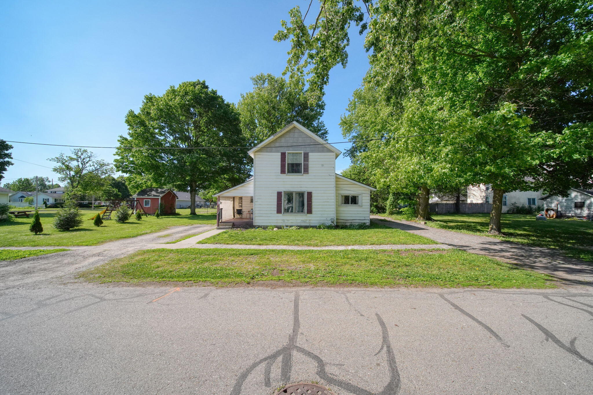 118 E Chestnut Street