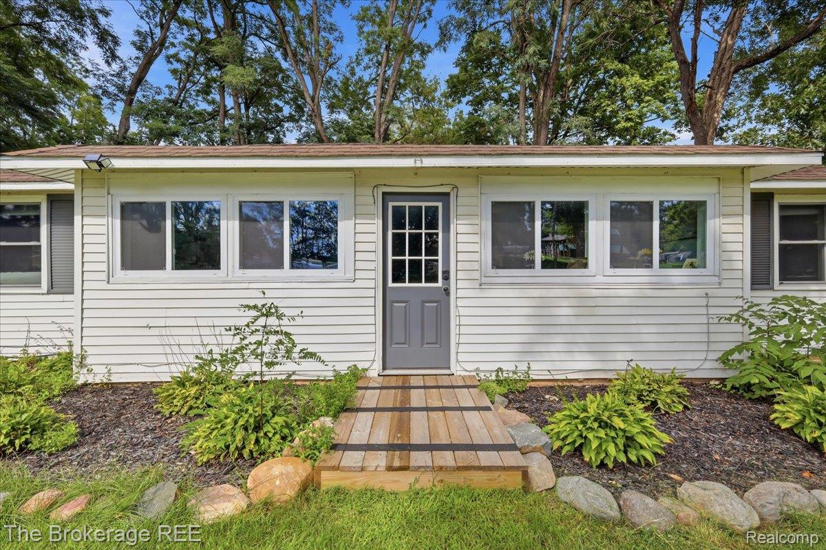 10556 Silver Lake Road