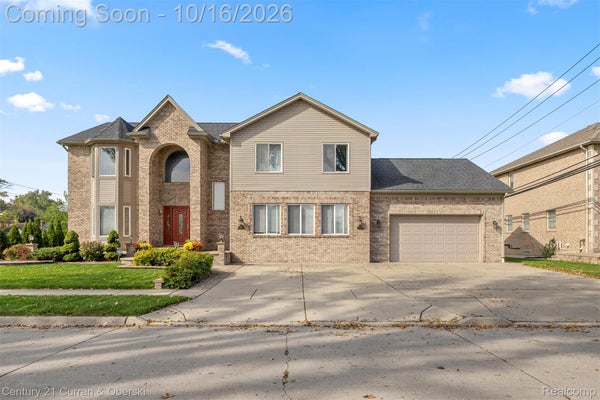 131 ROSEMARY ST, DEARBORN HEIGHTS, MI 48127 - Image b260c32cb9c0b1ded6c3e5cc3b1cb1c2/2499142125