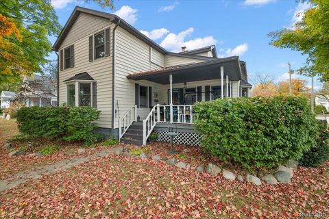 106 Law Street Lapeer City MI 48446