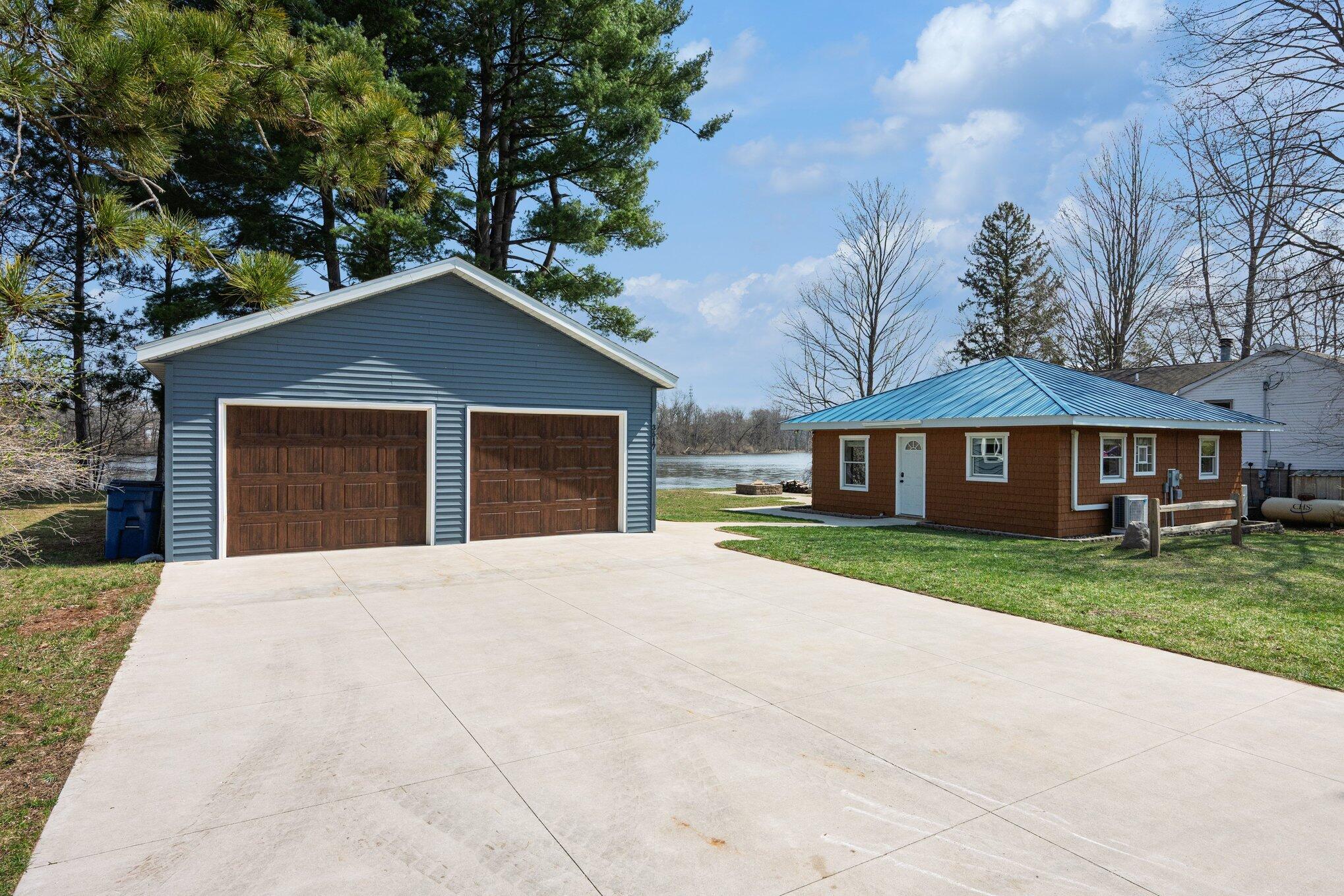 3517 Lake Allegan Drive