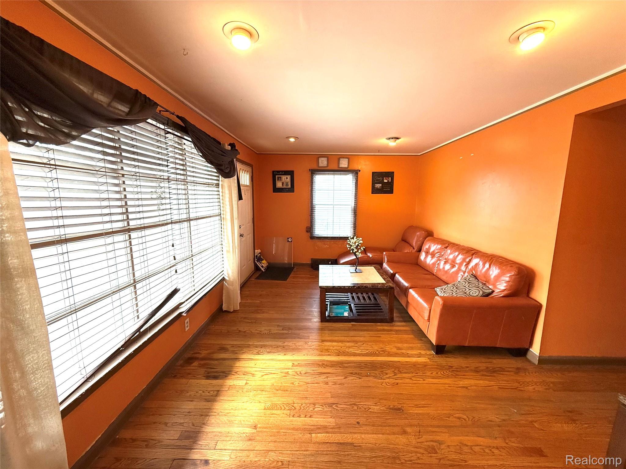 19009 Woodland Street