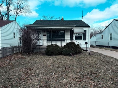 19009 Woodland Street Harper Woods City MI 48225