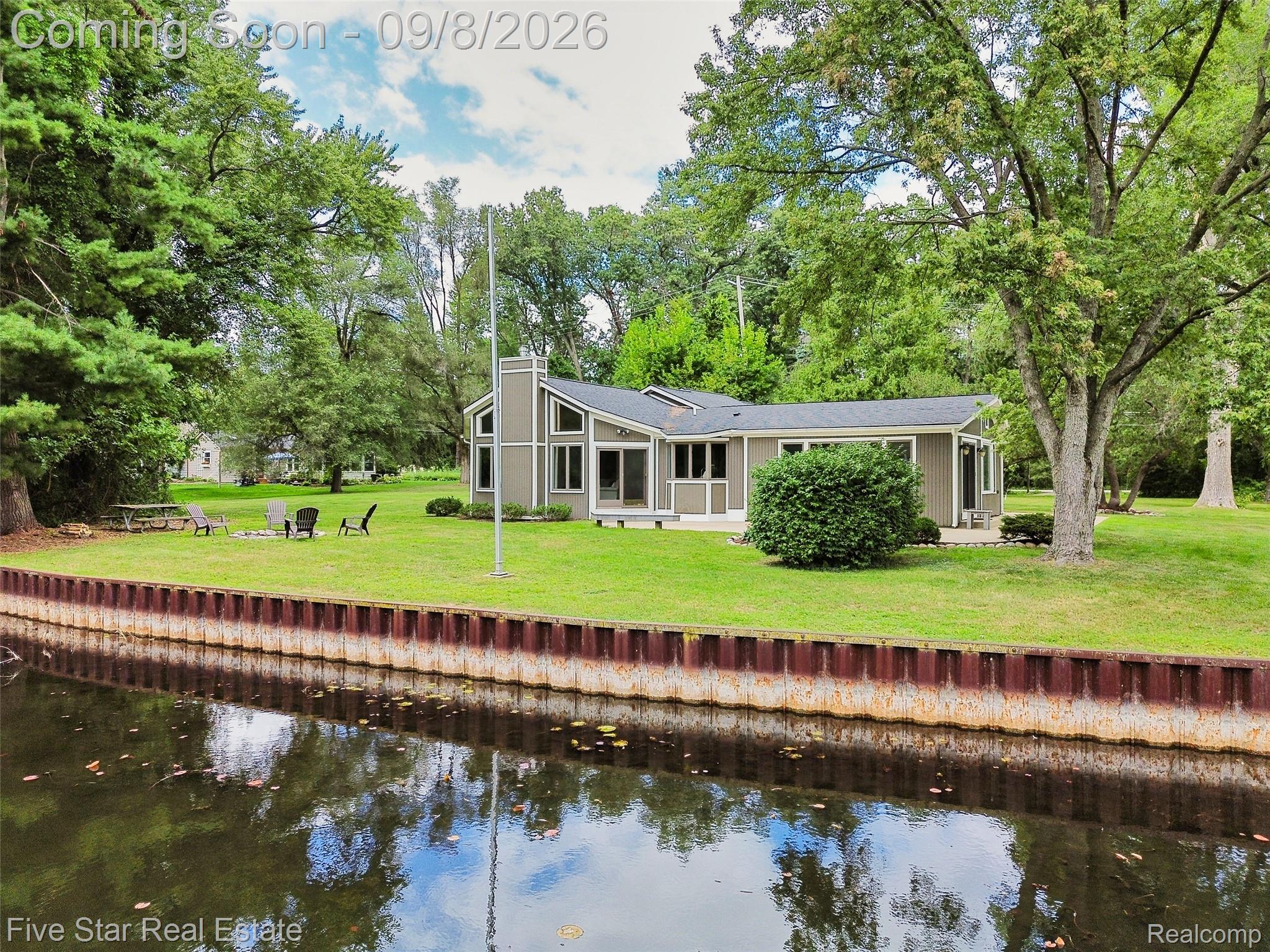 9045 Commerce Road