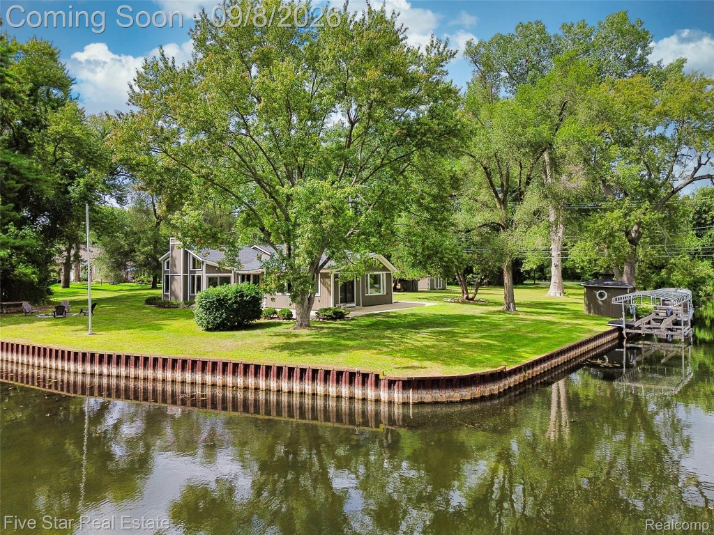 Photo of 9045 Commerce Road, Commerce Charter Township, MI 48382 (MLS # 20261071710)