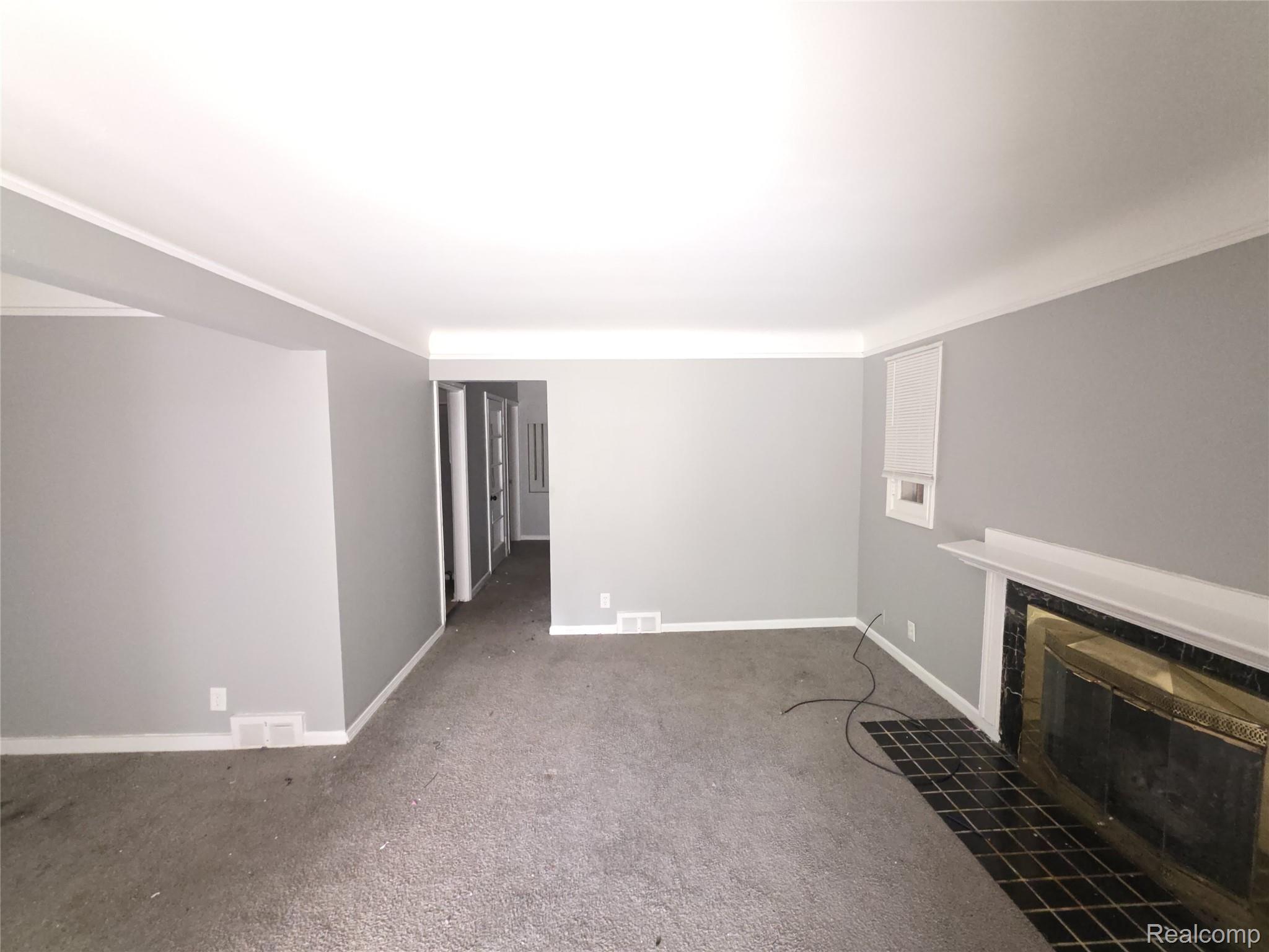 13866 W Outer Drive
