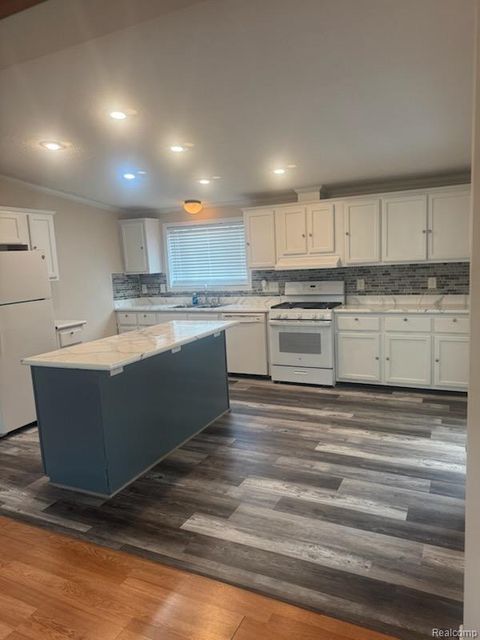 41816 Lamier Novi Township MI 48337